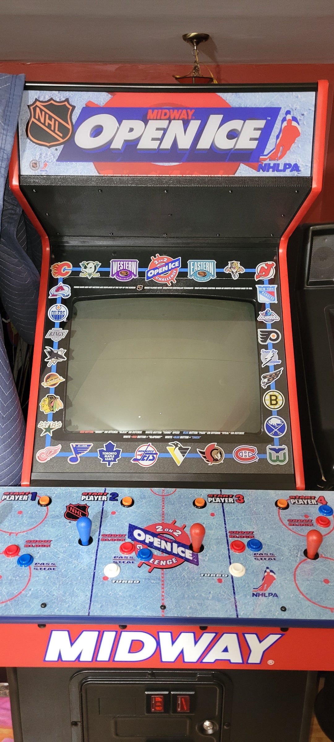 Open Ice bezel with teams – Szabo's Arcades